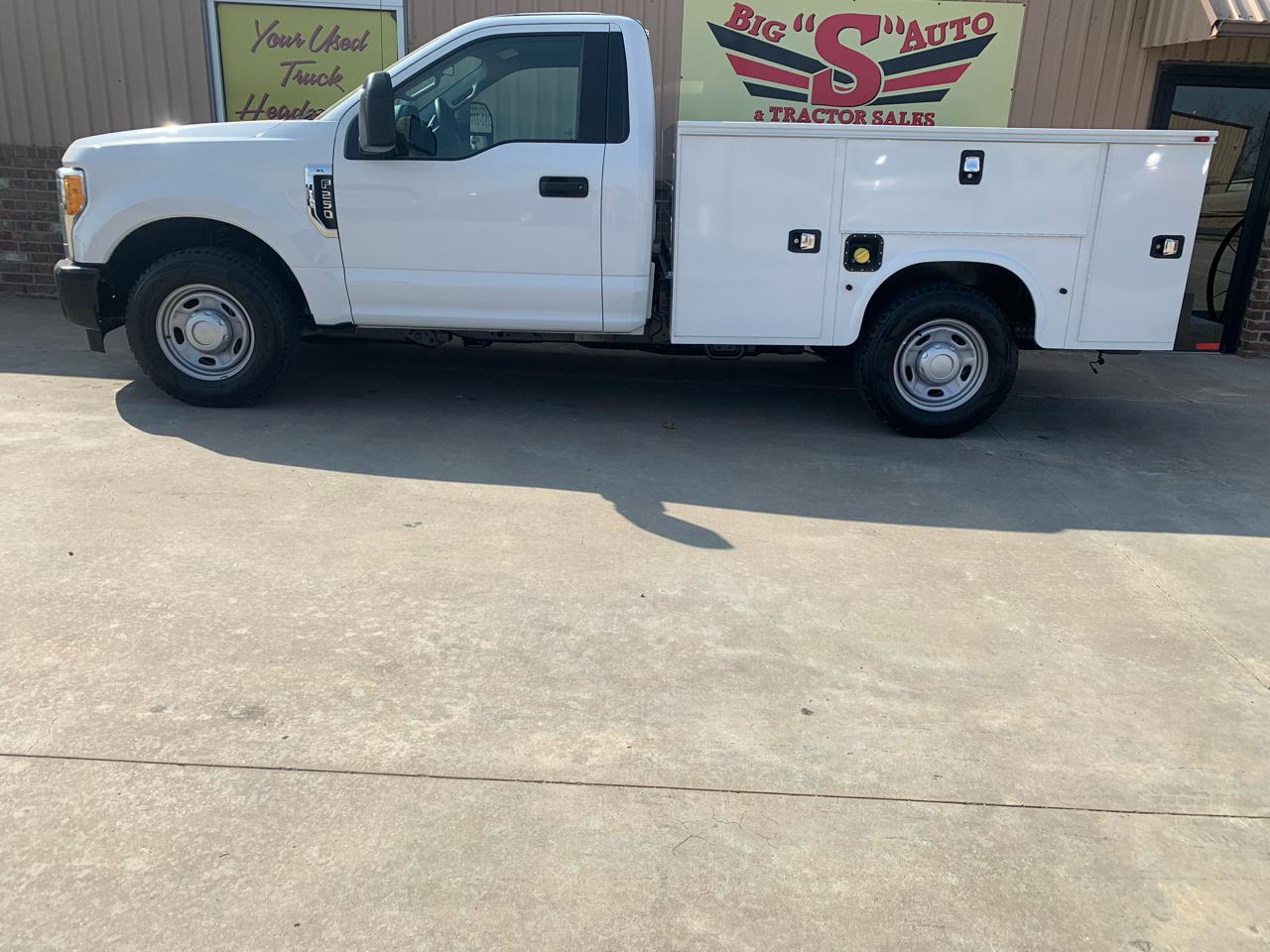 Ford Super Duty F-250 SRW XL 2WD Reg Cab 8' Box 2017