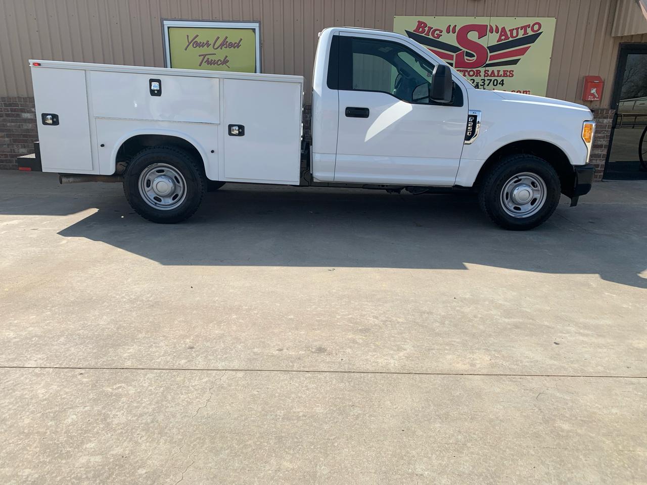 Ford Super Duty F-250 SRW XL 2WD Reg Cab 8' Box 2017