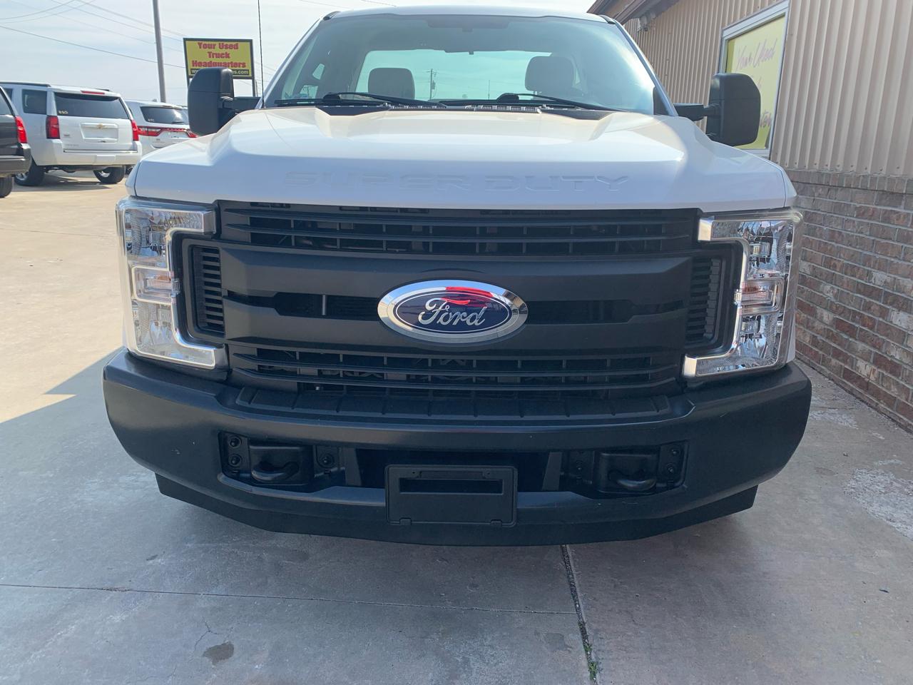 Ford Super Duty F-250 SRW XL 2WD Reg Cab 8' Box 2017