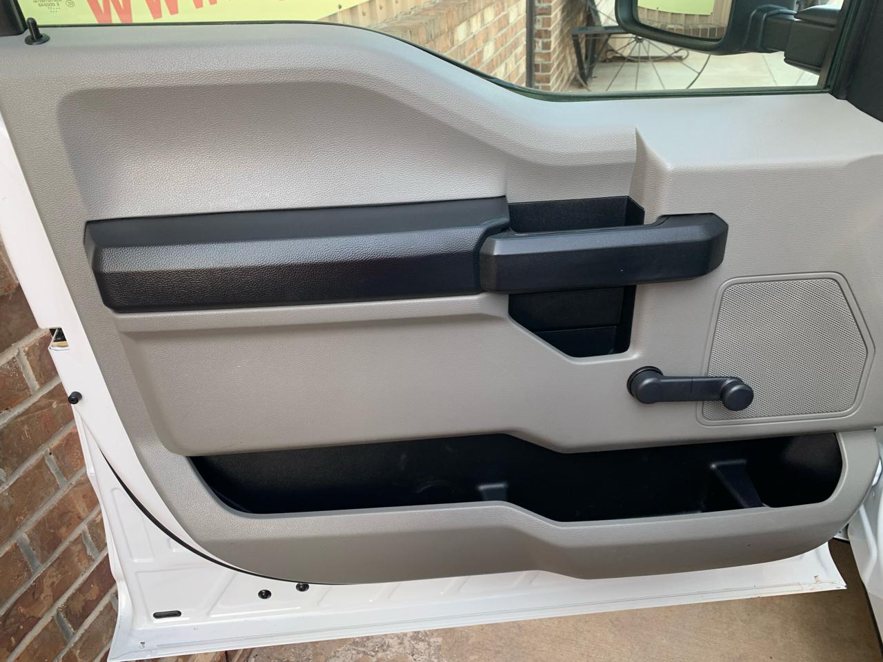 Ford Super Duty F-250 SRW XL 2WD Reg Cab 8' Box 2017