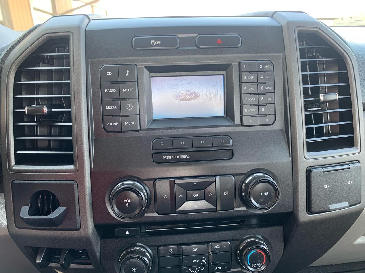 Ford Super Duty F-250 SRW XL 2WD Reg Cab 8' Box 2017