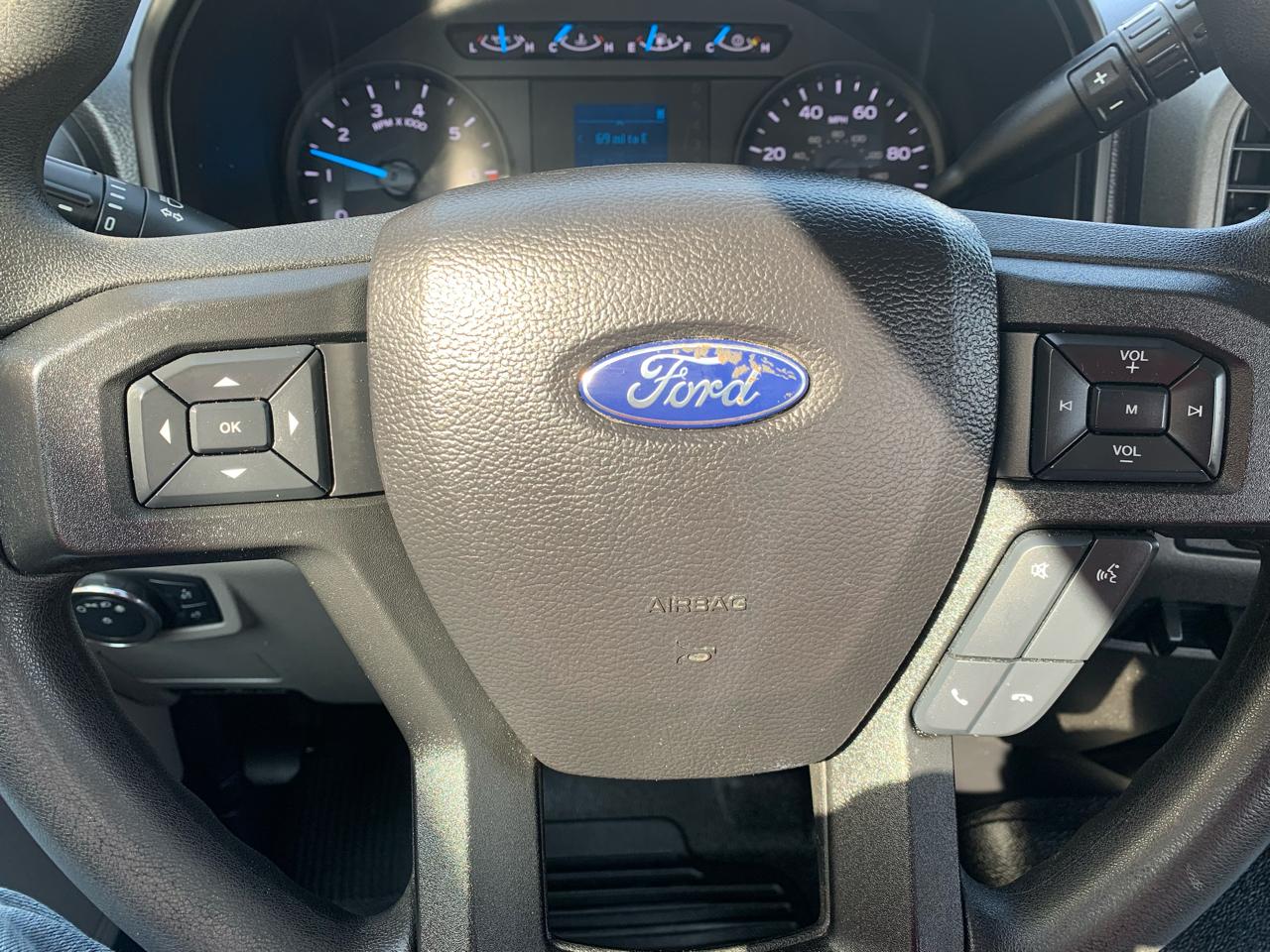 Ford Super Duty F-250 SRW XL 2WD Reg Cab 8' Box 2017