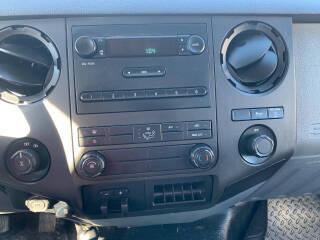 Ford Super Duty F-250 SRW 4WD Reg Cab 137" XLT 2012
