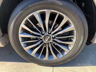 Infiniti QX80 LUXE AWD 2019