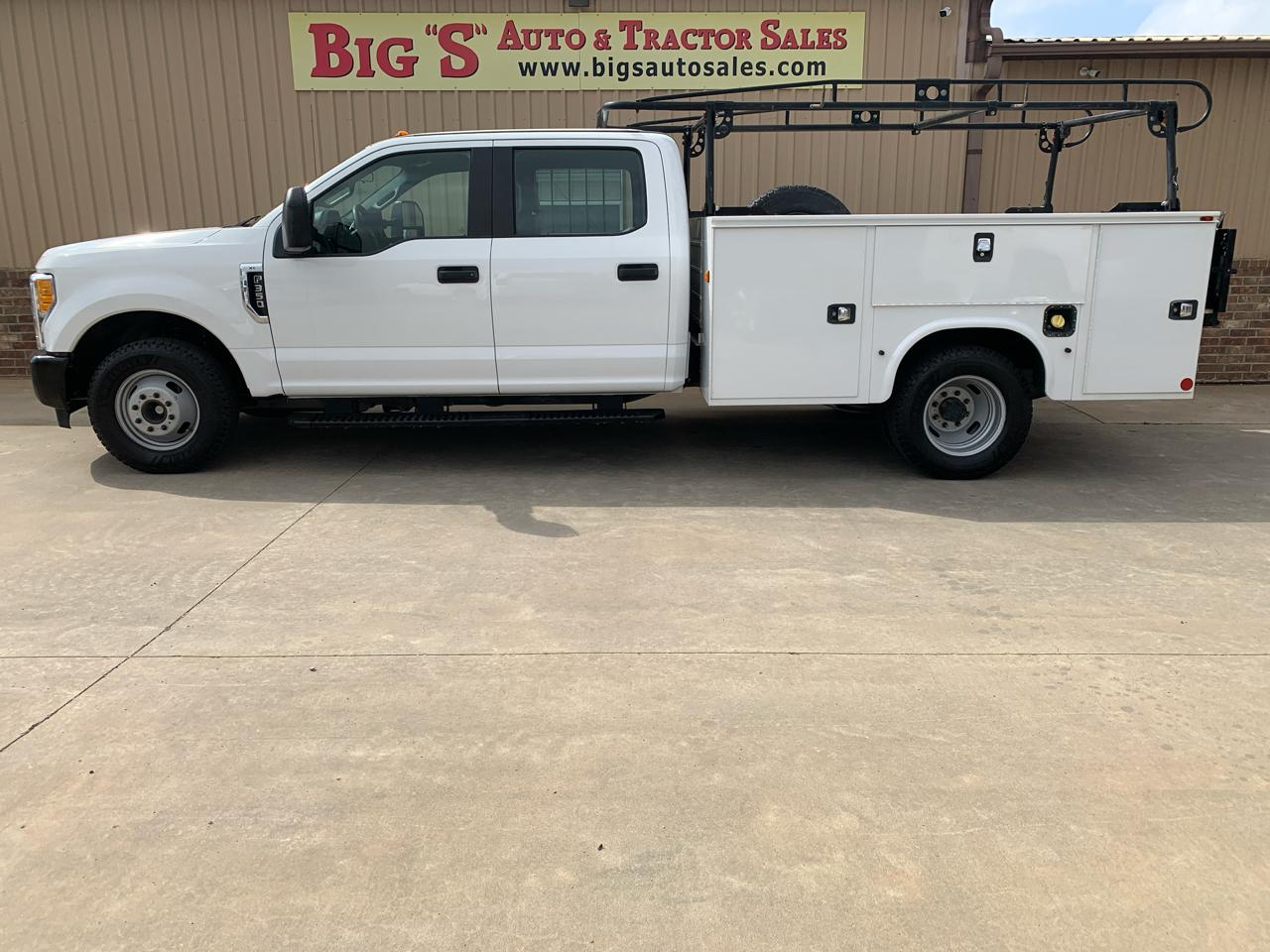 Ford Super Duty F-350 DRW 2WD Crew Cab 172" XL 2017