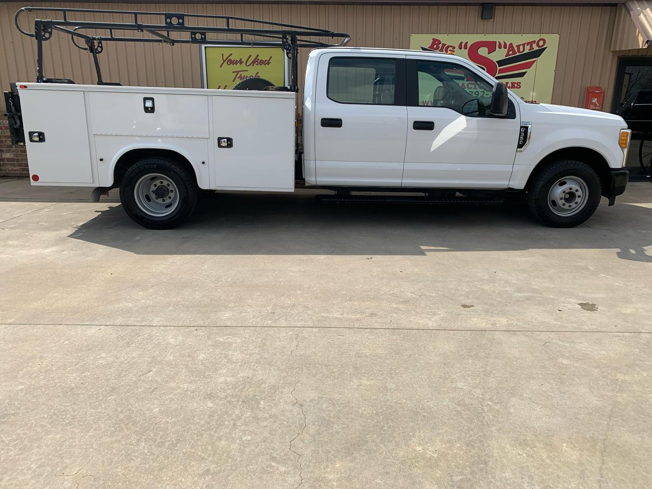 Ford Super Duty F-350 DRW 2WD Crew Cab 172" XL 2017