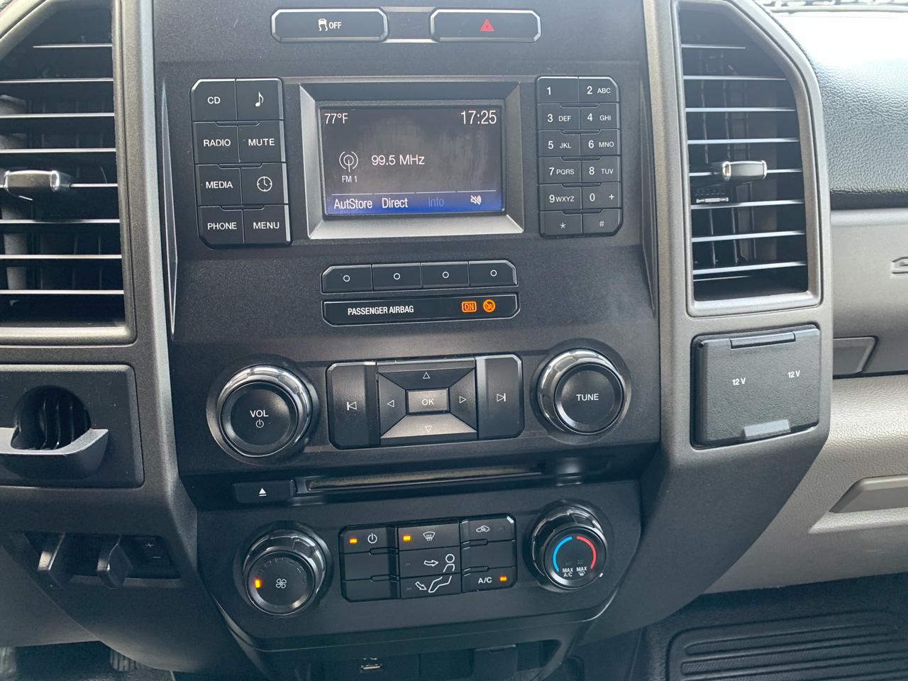 Ford Super Duty F-350 DRW 2WD Crew Cab 172" XL 2017