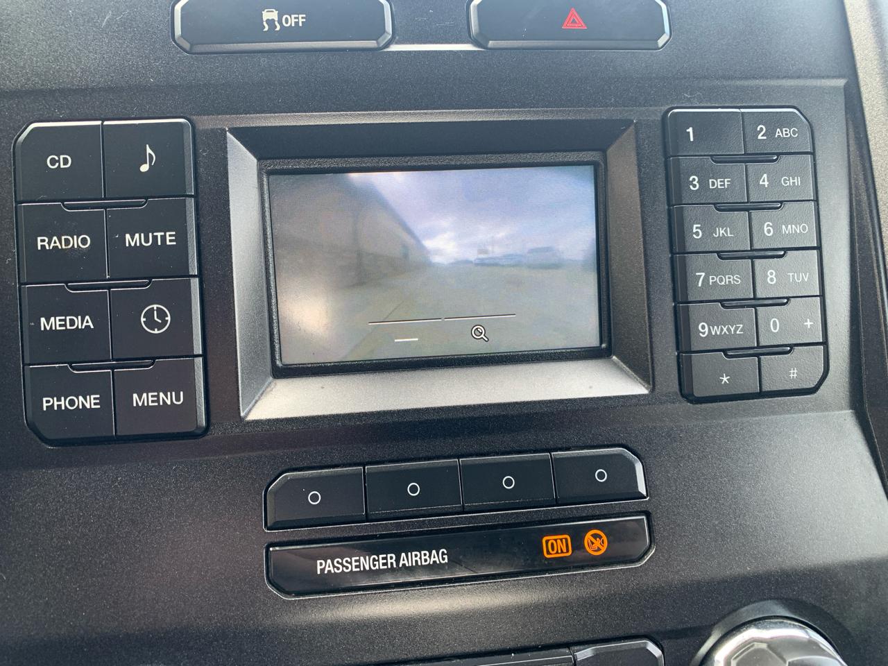 Ford Super Duty F-350 DRW 2WD Crew Cab 172" XL 2017