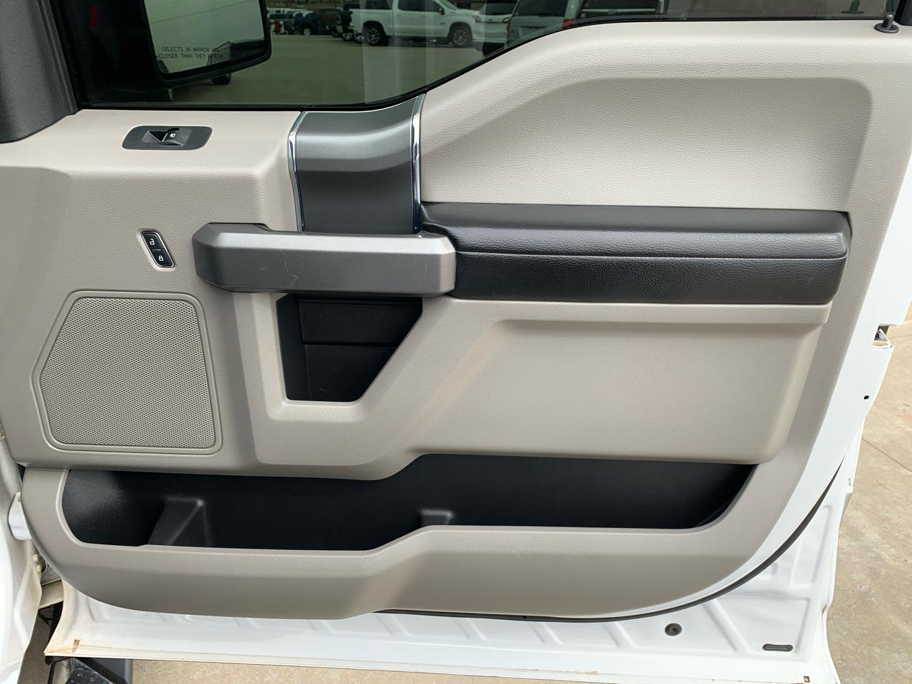 Ford F-150 2WD SuperCrew 139" XLT 2015