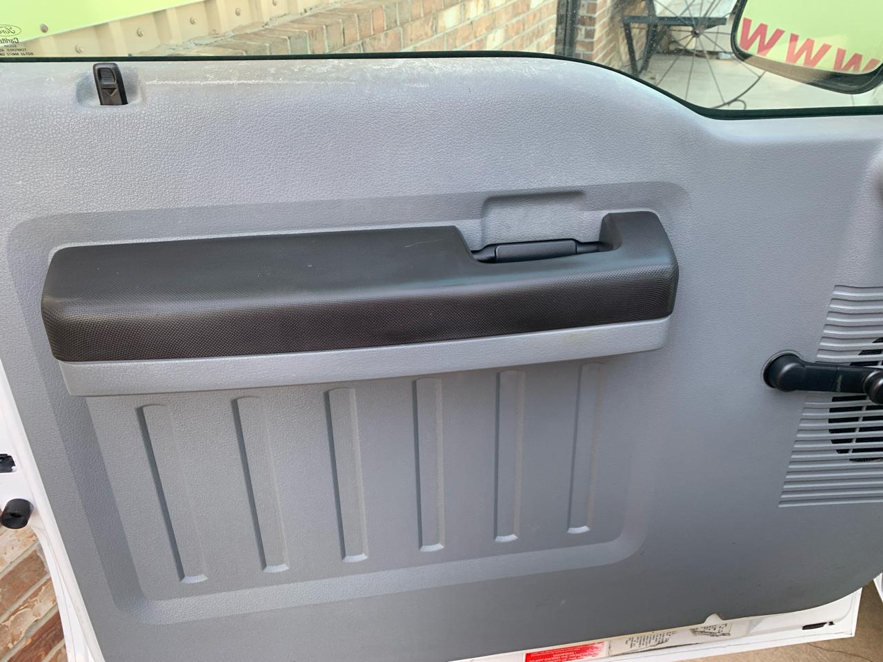 Ford Super Duty F-250 SRW 2WD Reg Cab 137" XLT 2015