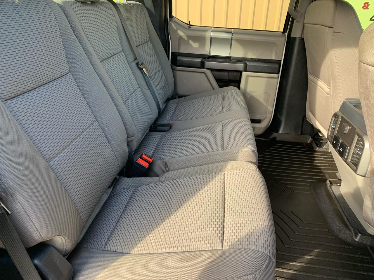 Ford Super Duty F-350 DRW XLT 4WD Crew Cab 8' Box 2022