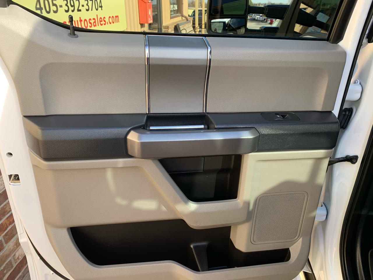 Ford Super Duty F-350 DRW XLT 4WD Crew Cab 8' Box 2022