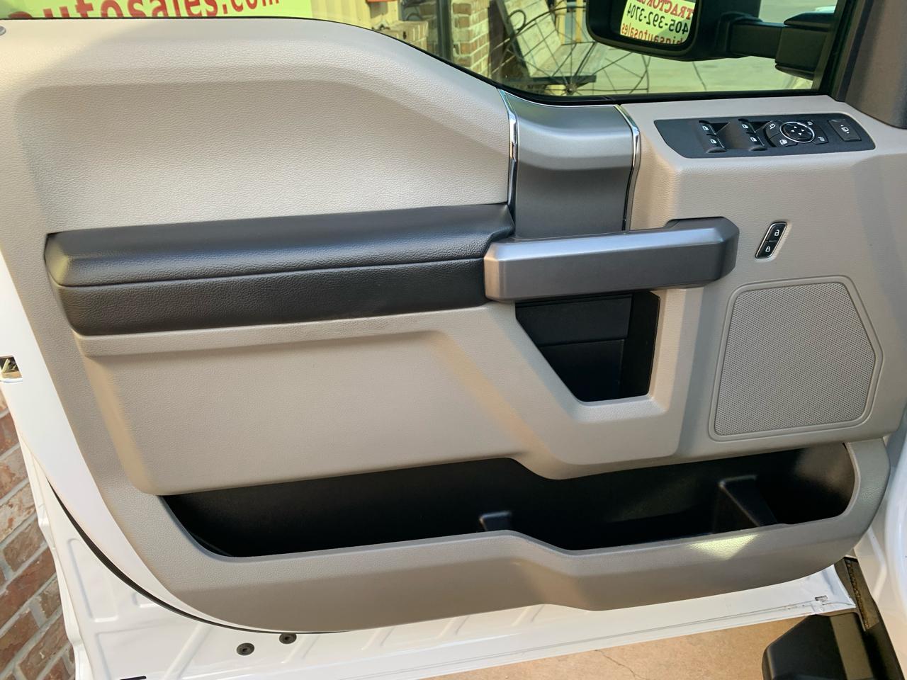 Ford Super Duty F-350 DRW XLT 4WD Crew Cab 8' Box 2022