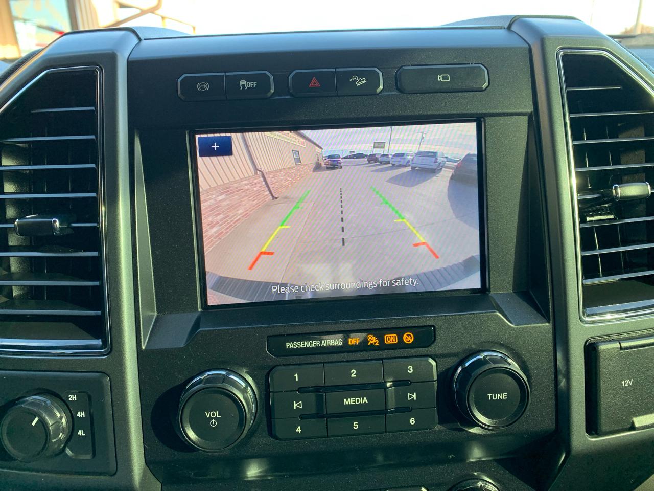 Ford Super Duty F-350 DRW XLT 4WD Crew Cab 8' Box 2022