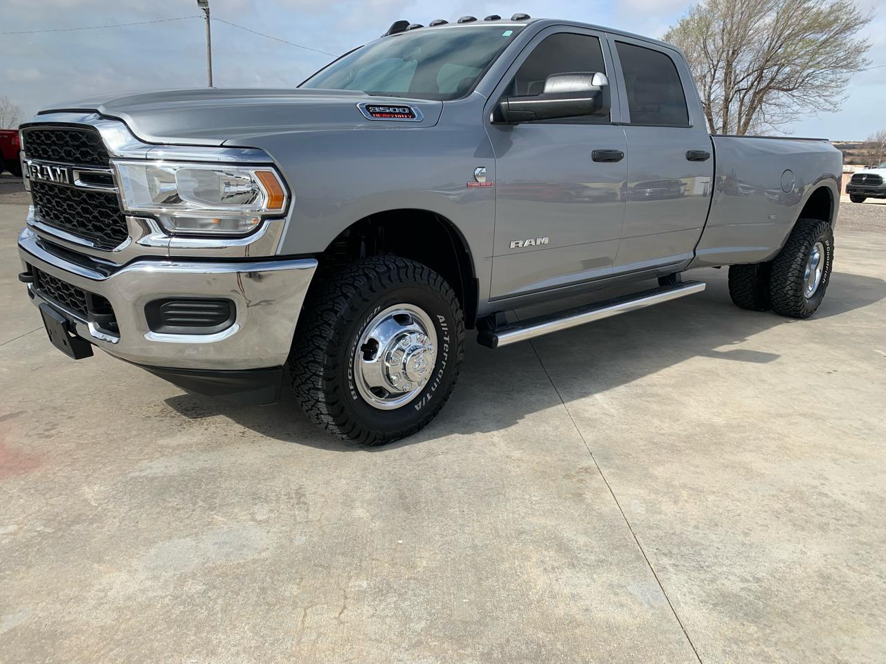 RAM 3500 Tradesman 4x4 Crew Cab 8' Box 2021