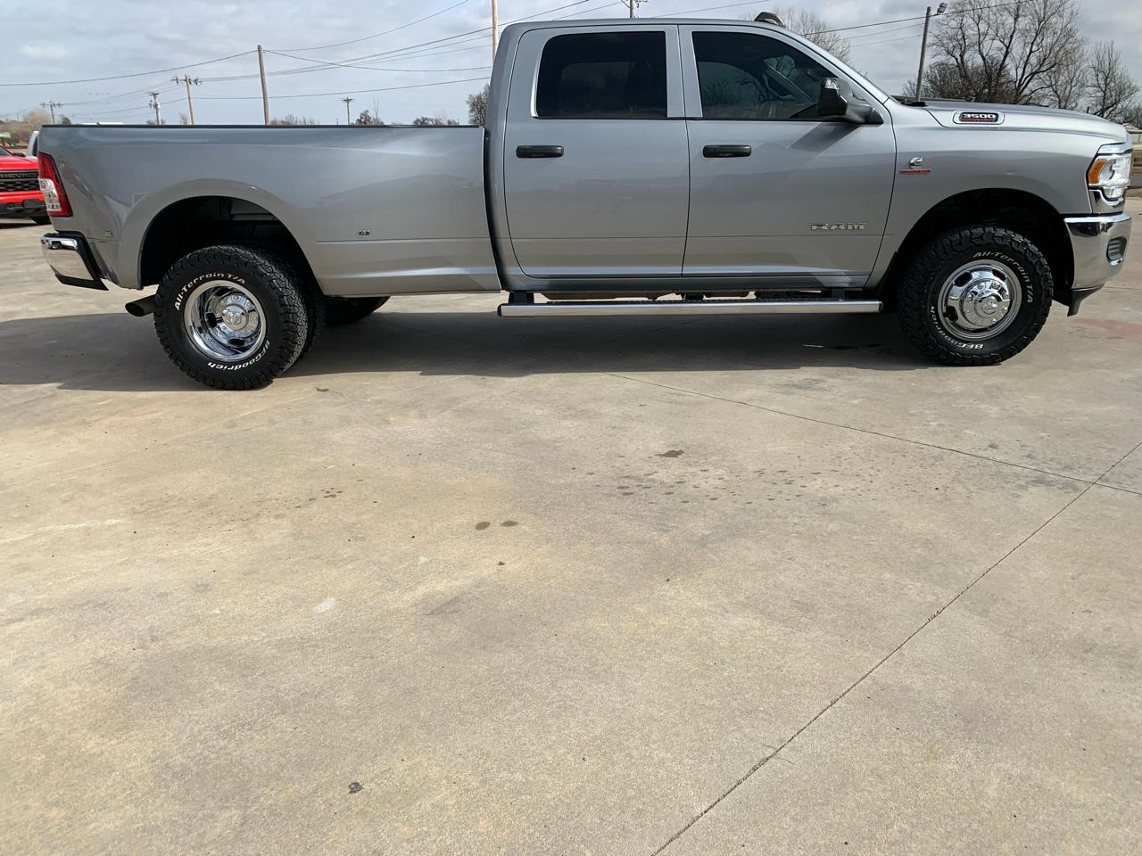 RAM 3500 Tradesman 4x4 Crew Cab 8' Box 2021
