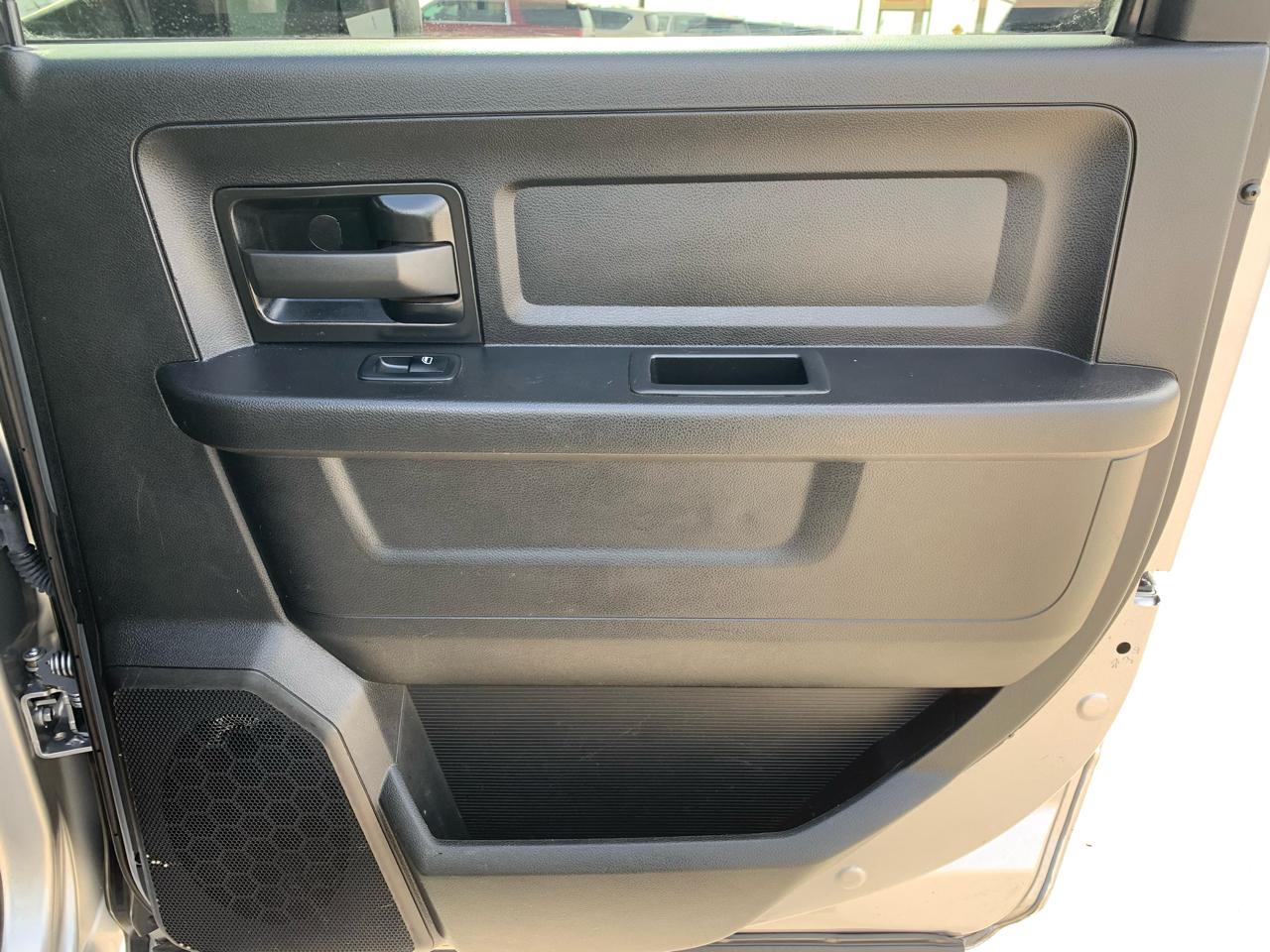 RAM 3500 Tradesman 4x4 Crew Cab 8' Box 2021