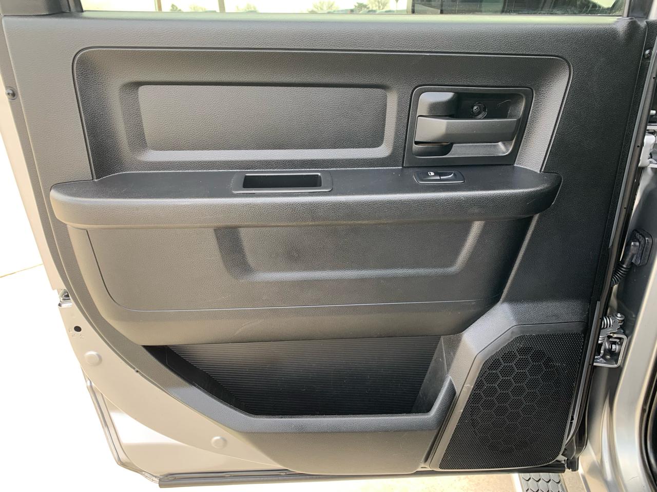 RAM 3500 Tradesman 4x4 Crew Cab 8' Box 2021