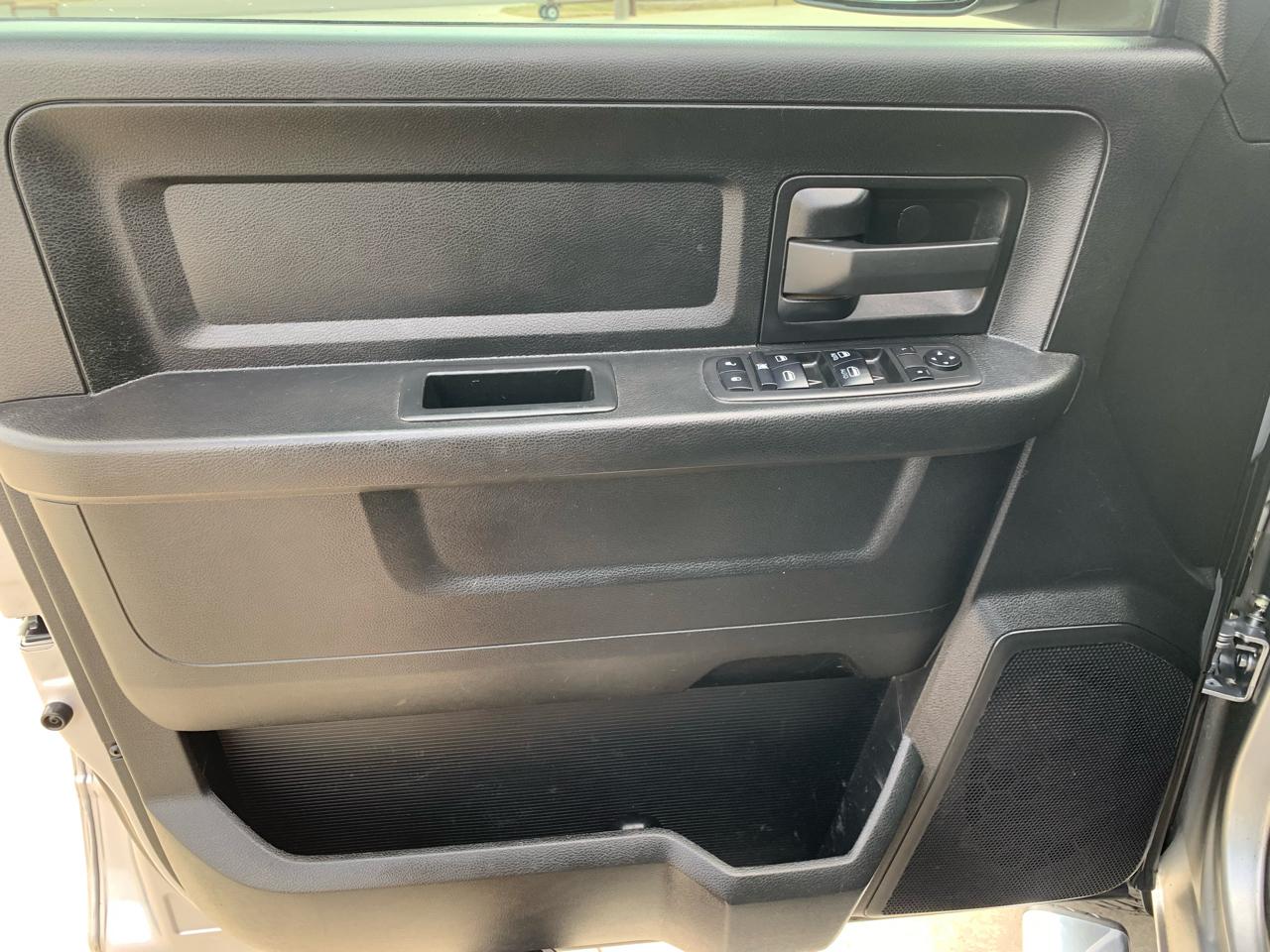 RAM 3500 Tradesman 4x4 Crew Cab 8' Box 2021