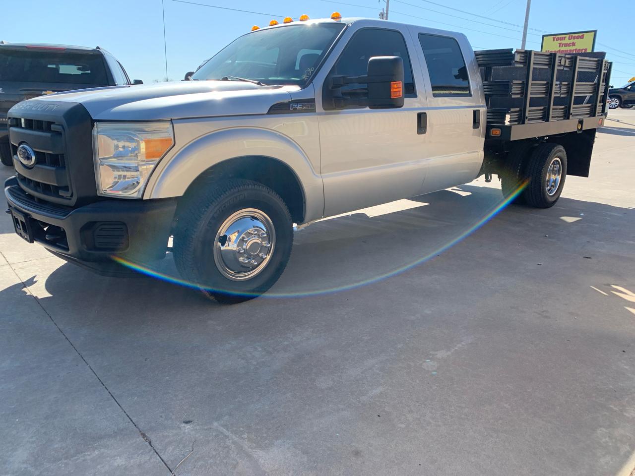 Ford Super Duty F-350 DRW 2WD Crew Cab 176" WB 60" CA XL 2015