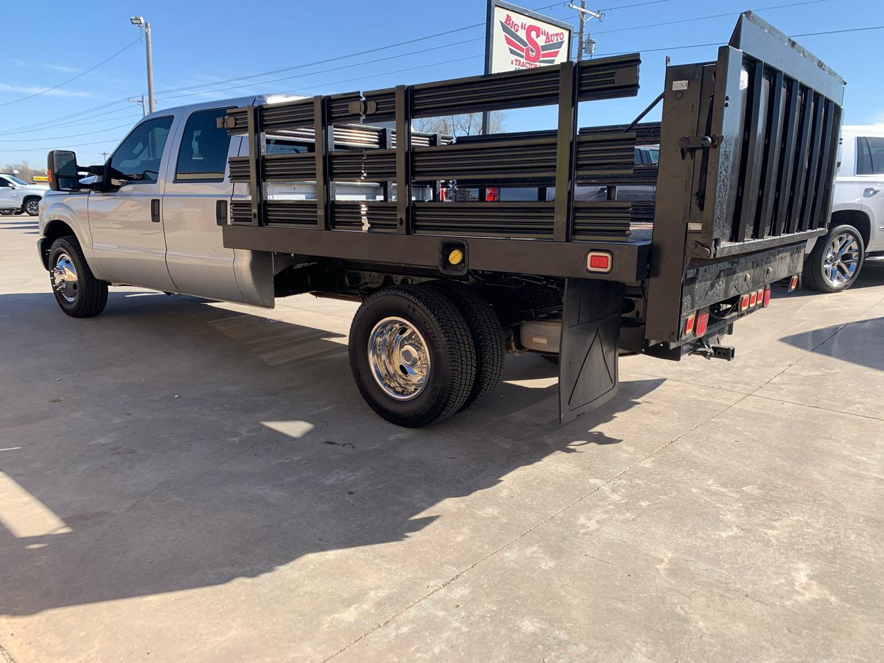 Ford Super Duty F-350 DRW 2WD Crew Cab 176" WB 60" CA XL 2015