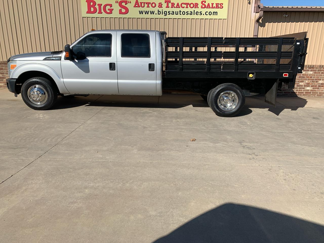 Ford Super Duty F-350 DRW 2WD Crew Cab 176" WB 60" CA XL 2015