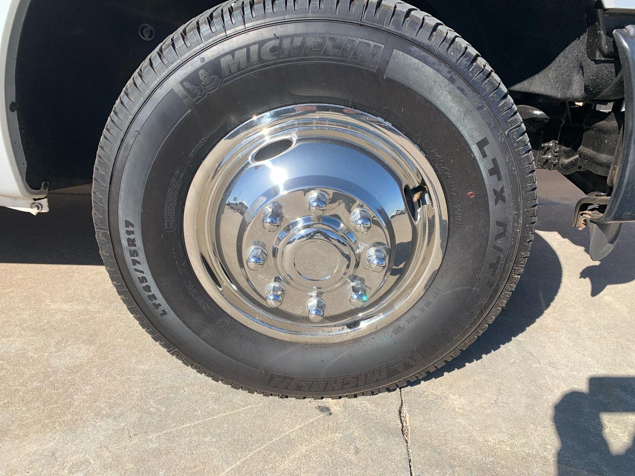 Ford Super Duty F-350 DRW 2WD Crew Cab 176" WB 60" CA XL 2015