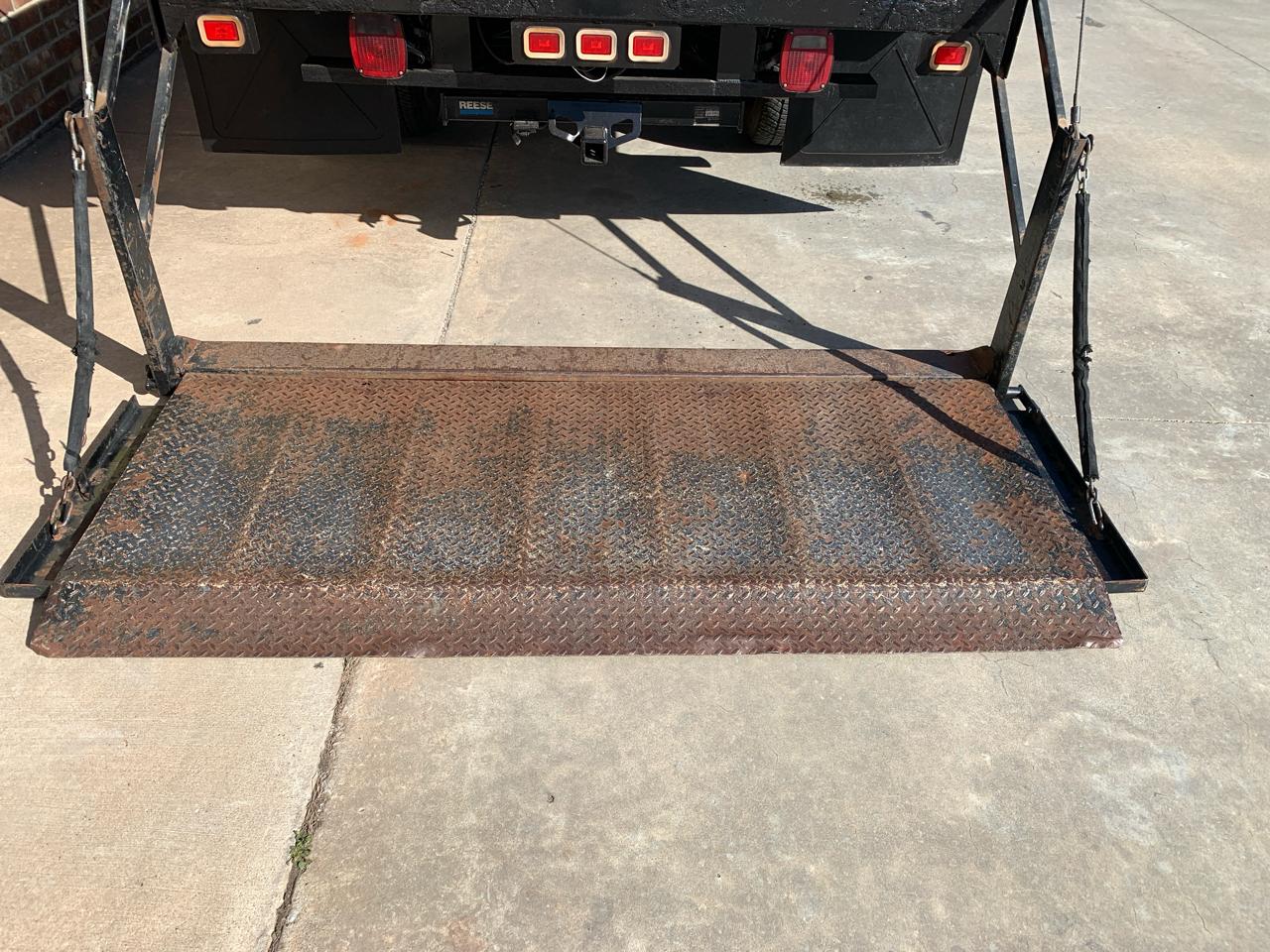 Ford Super Duty F-350 DRW 2WD Crew Cab 176" WB 60" CA XL 2015