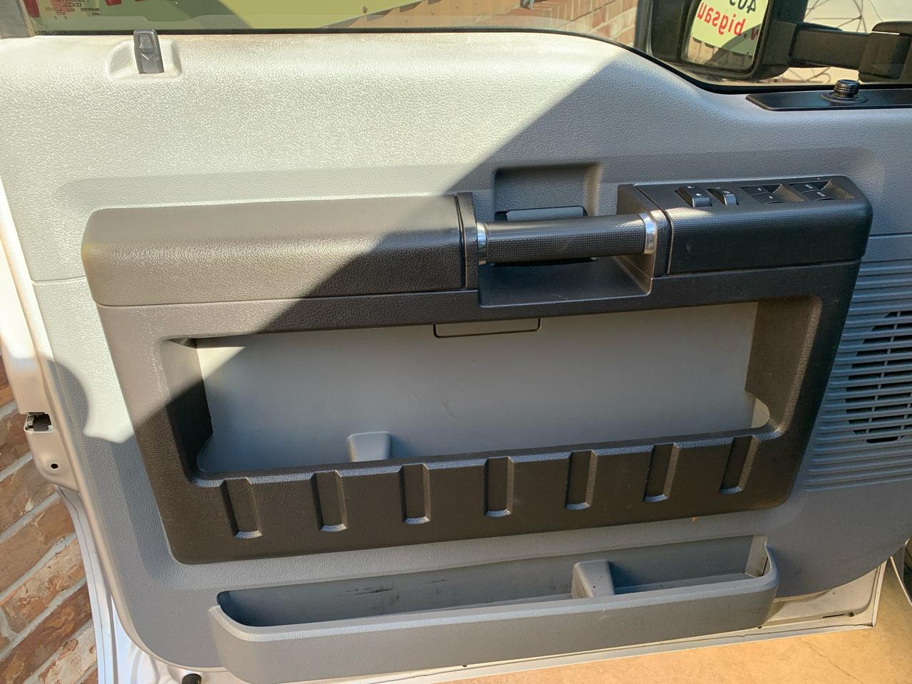 Ford Super Duty F-350 DRW 2WD Crew Cab 176" WB 60" CA XL 2015