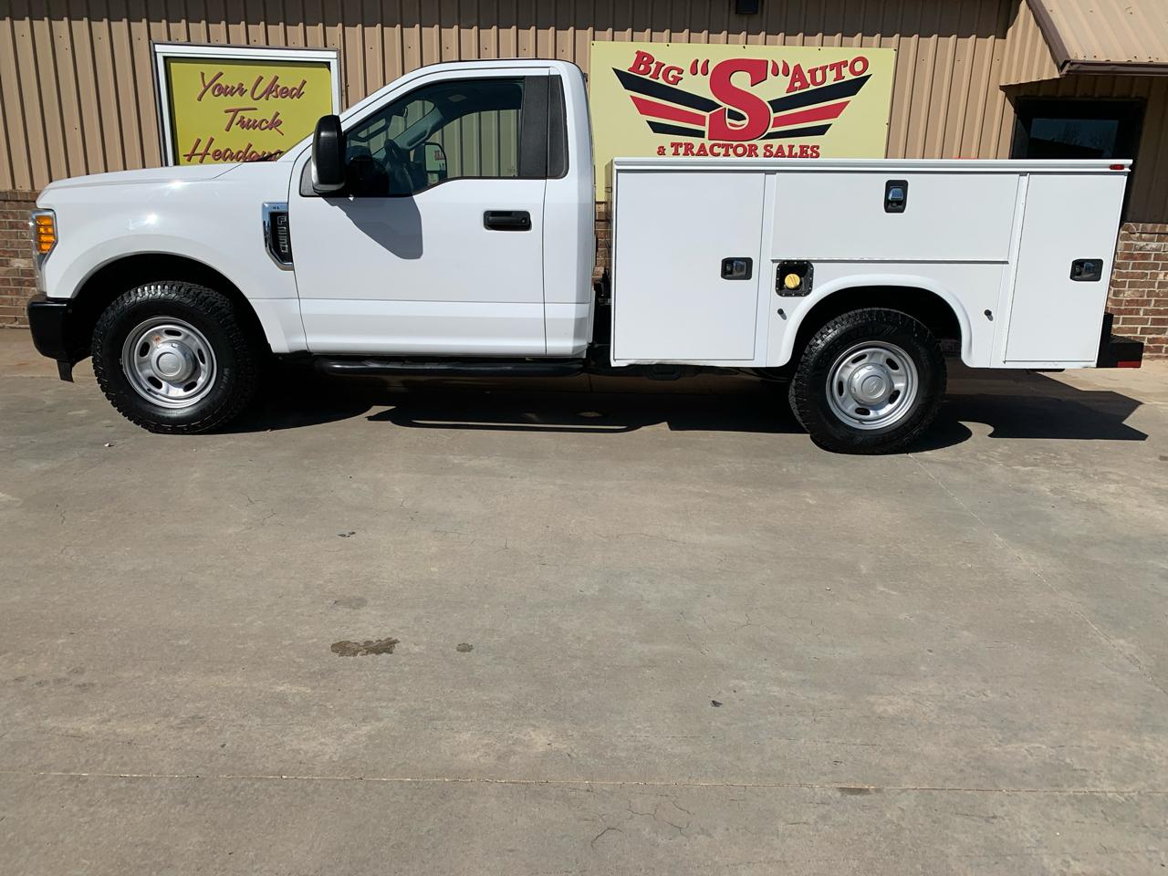 Ford Super Duty F-250 SRW XL 2WD Reg Cab 8' Box 2017