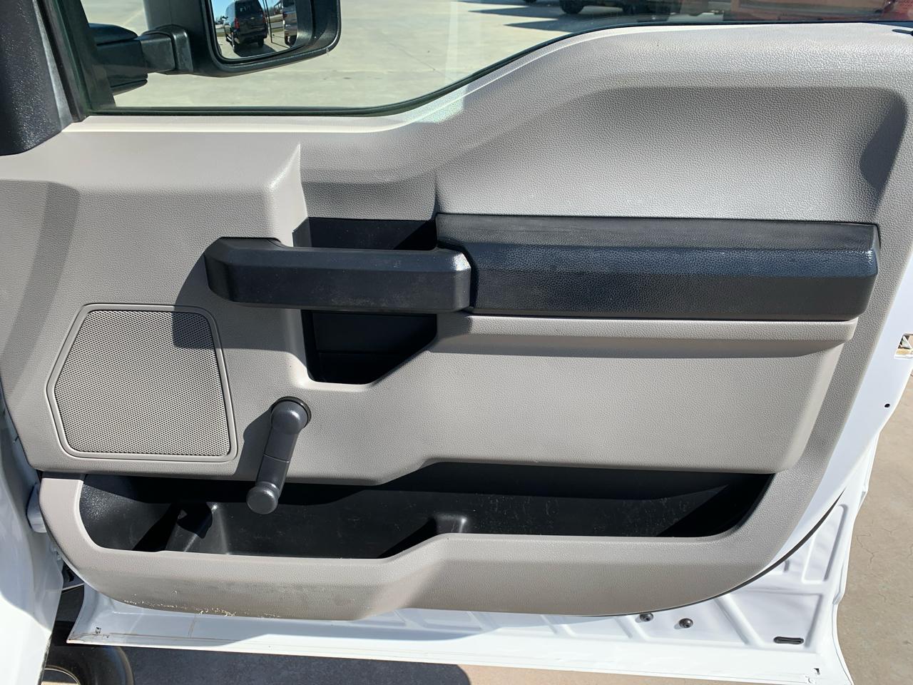 Ford Super Duty F-250 SRW XL 2WD Reg Cab 8' Box 2017