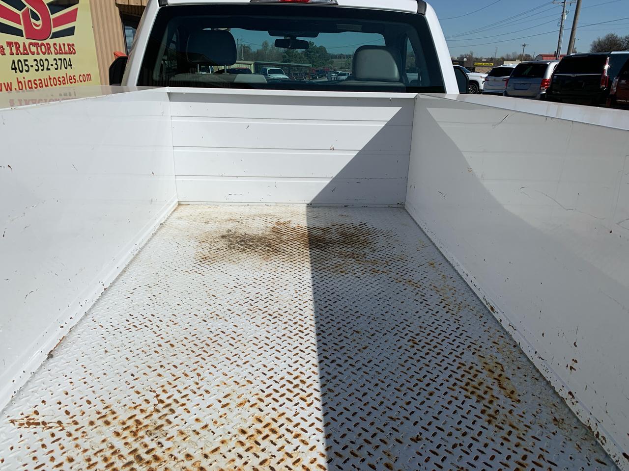 Ford Super Duty F-250 SRW XL 2WD Reg Cab 8' Box 2017