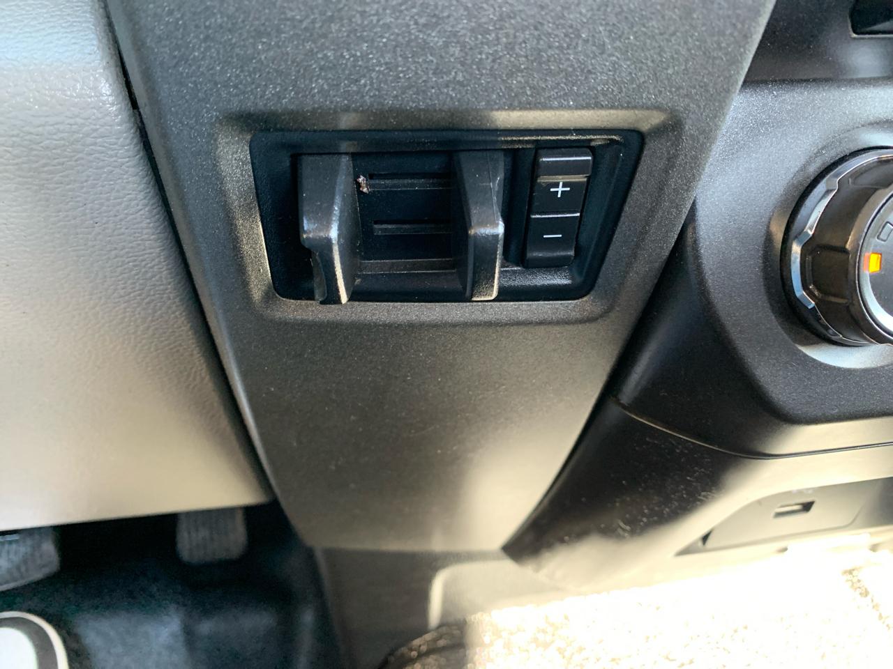 Ford Super Duty F-250 SRW XL 2WD Reg Cab 8' Box 2017