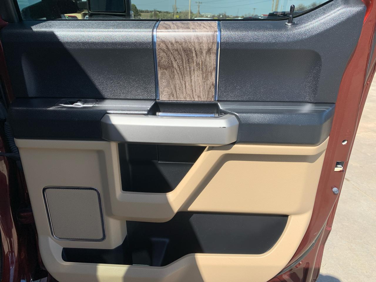 Ford Super Duty F-250 SRW Lariat 4WD Crew Cab 6.75' Box 2017