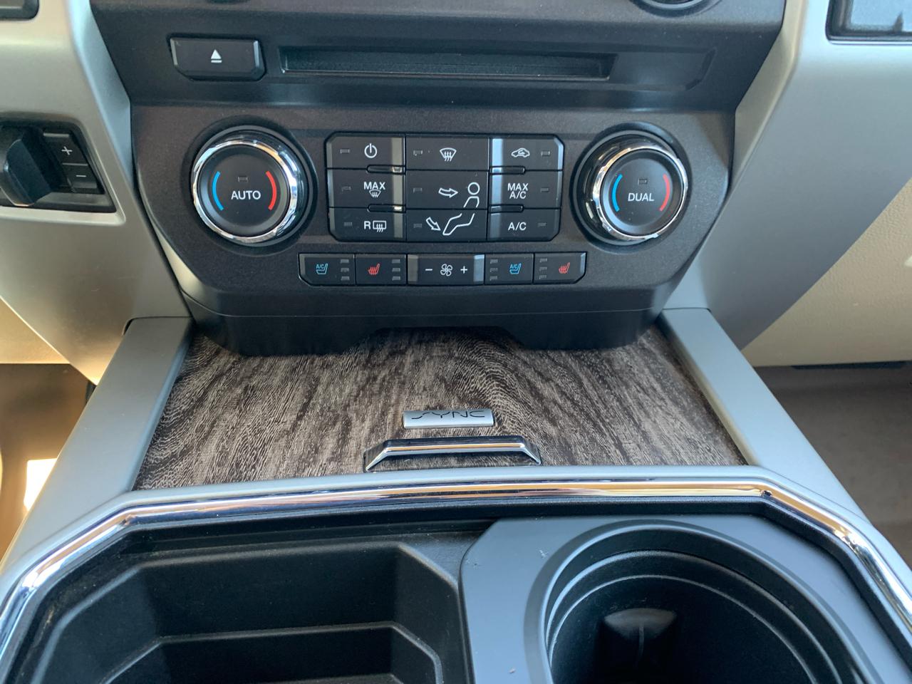 Ford Super Duty F-250 SRW Lariat 4WD Crew Cab 6.75' Box 2017