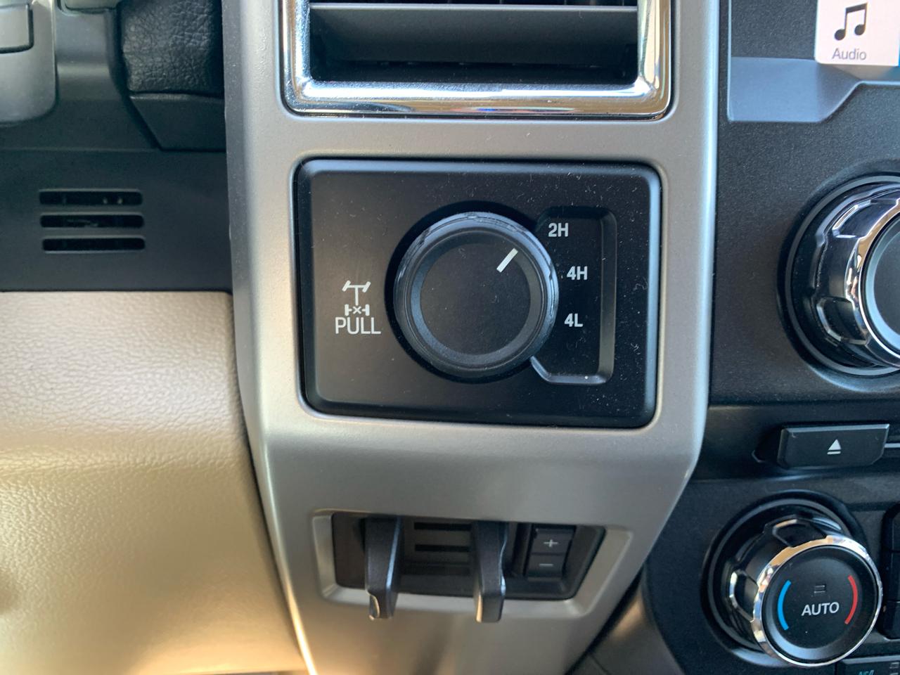 Ford Super Duty F-250 SRW Lariat 4WD Crew Cab 6.75' Box 2017