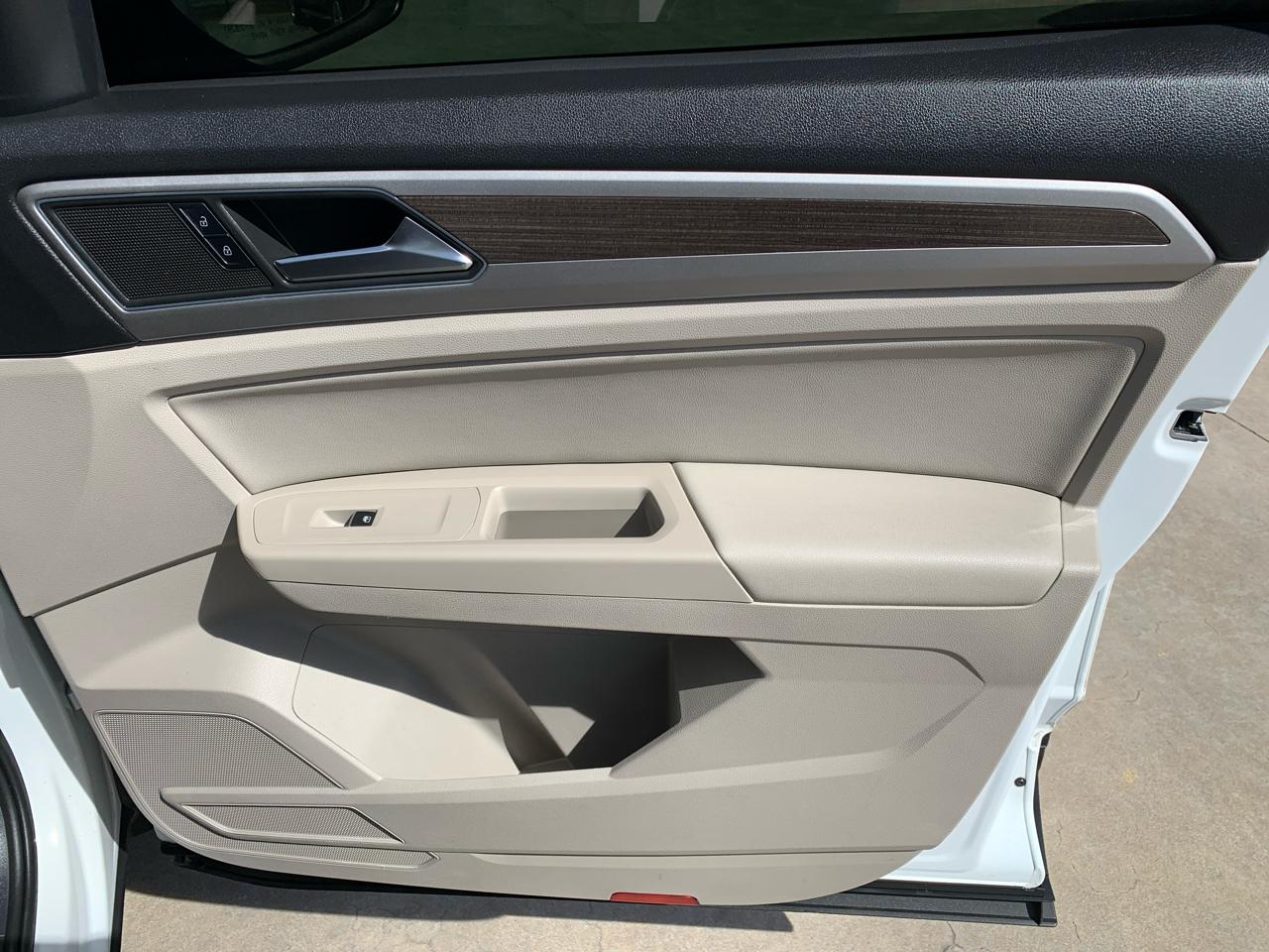 Volkswagen Atlas 3.6L V6 SE w/Technology 4MOTION 2019