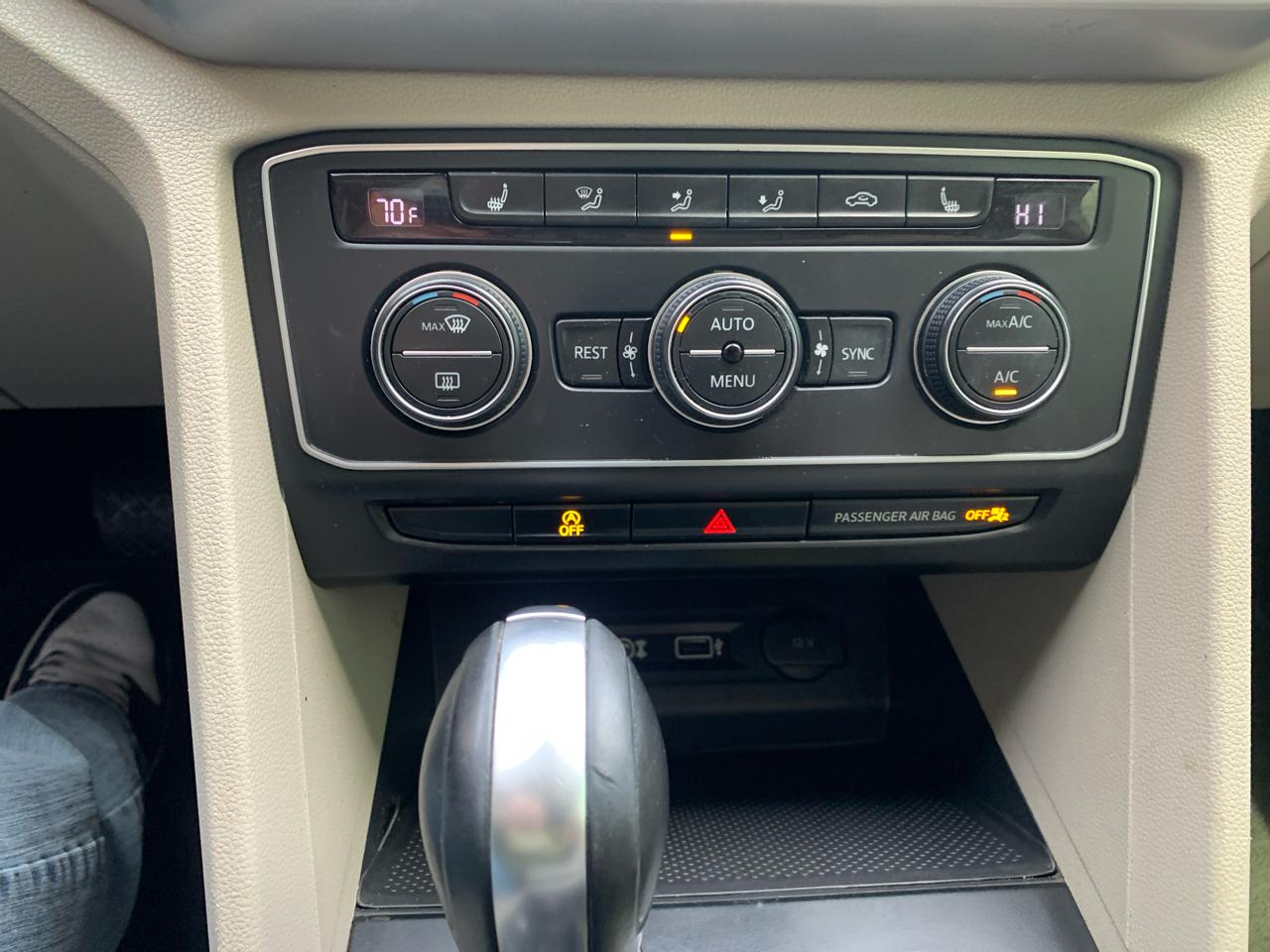 Volkswagen Atlas 3.6L V6 SE w/Technology 4MOTION 2019