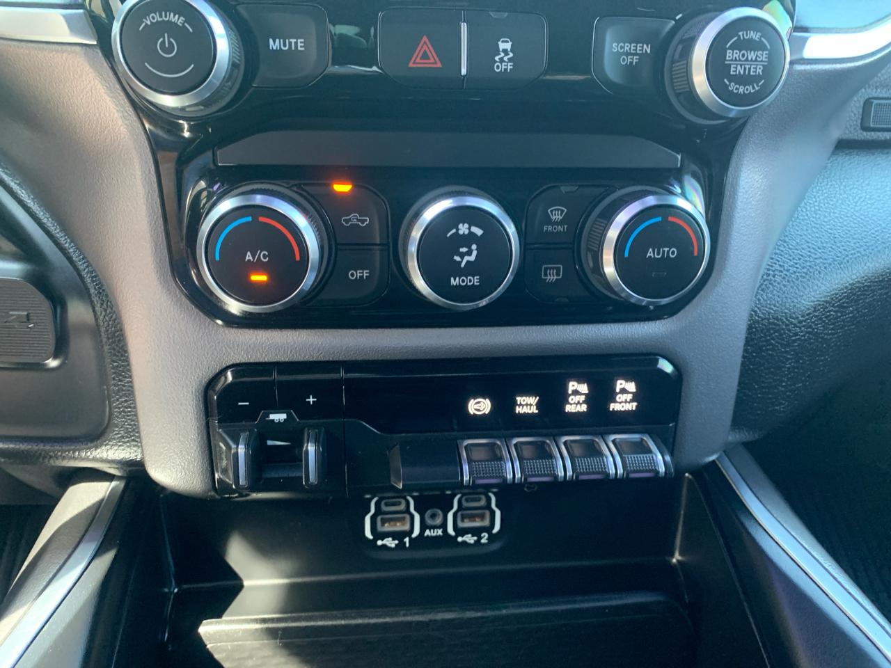 RAM 3500 Lone Star 4x4 Crew Cab 8' Box 2019