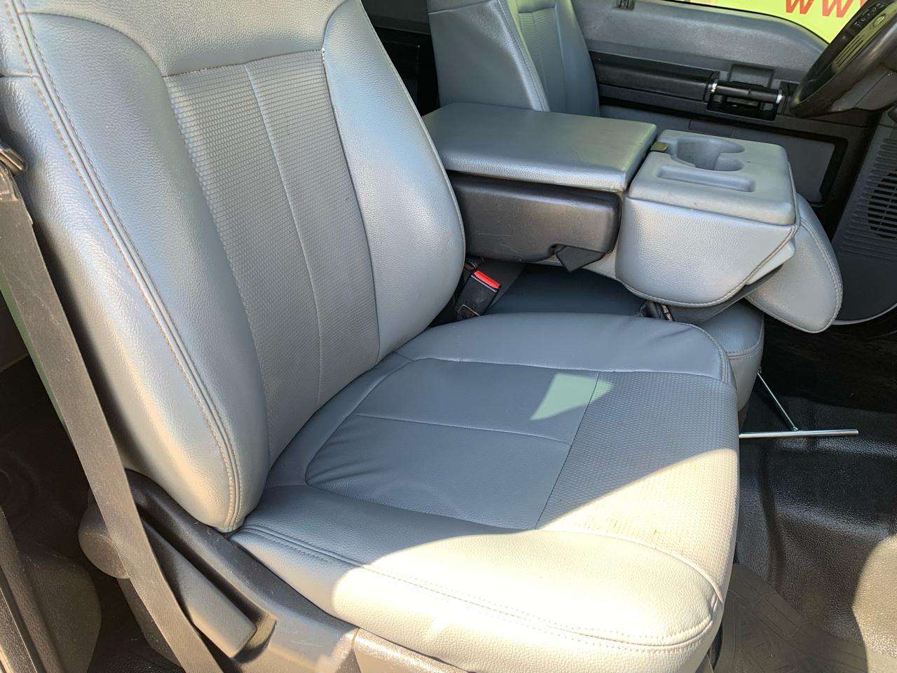 Ford Super Duty F-350 DRW 4WD Crew Cab 176" WB 60" CA XL 2013