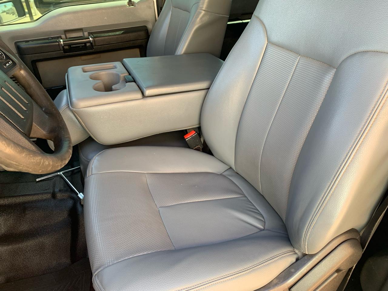 Ford Super Duty F-350 DRW 4WD Crew Cab 176" WB 60" CA XL 2013