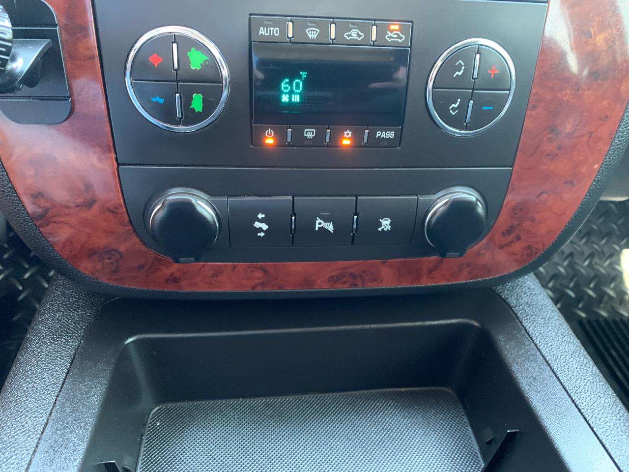 Chevrolet Silverado 1500 4WD Crew Cab 143.5" LTZ 2011