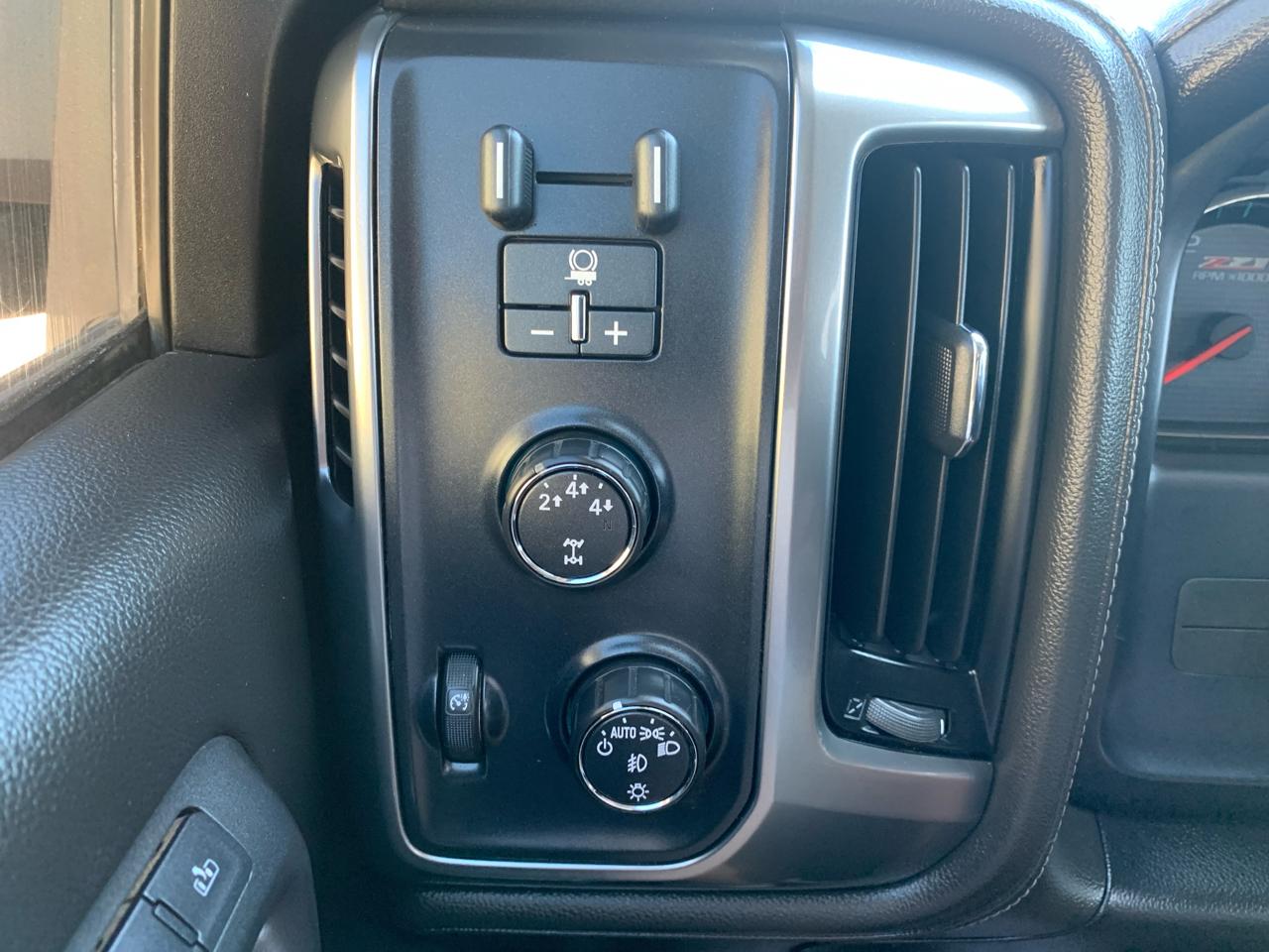 Chevrolet Silverado 2500HD Built After Aug 14 4WD Crew Cab 153.7" LTZ 2015