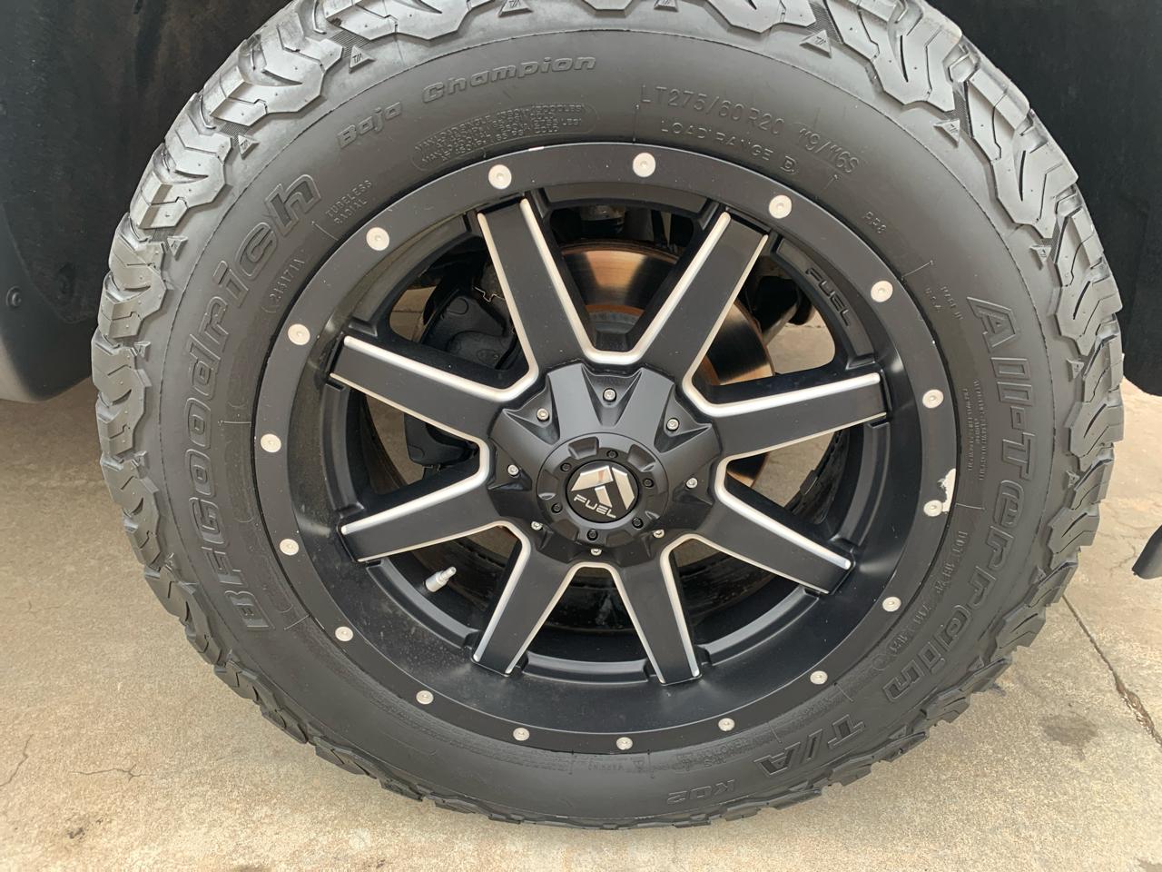 GMC Sierra 1500 4WD Crew Cab 143.5" SLT 2017