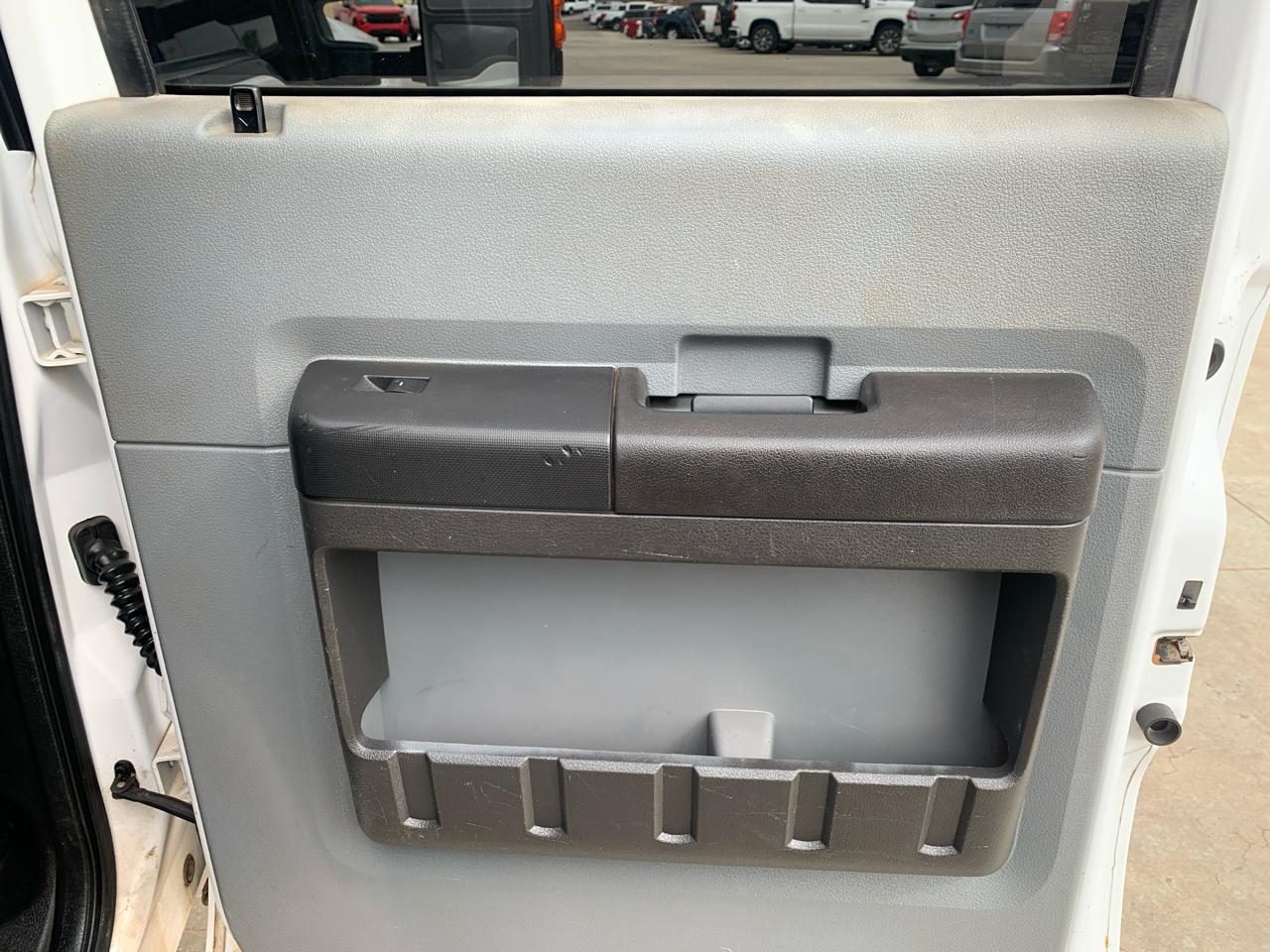 Ford Super Duty F-350 DRW 4WD Crew Cab 172" XL 2014