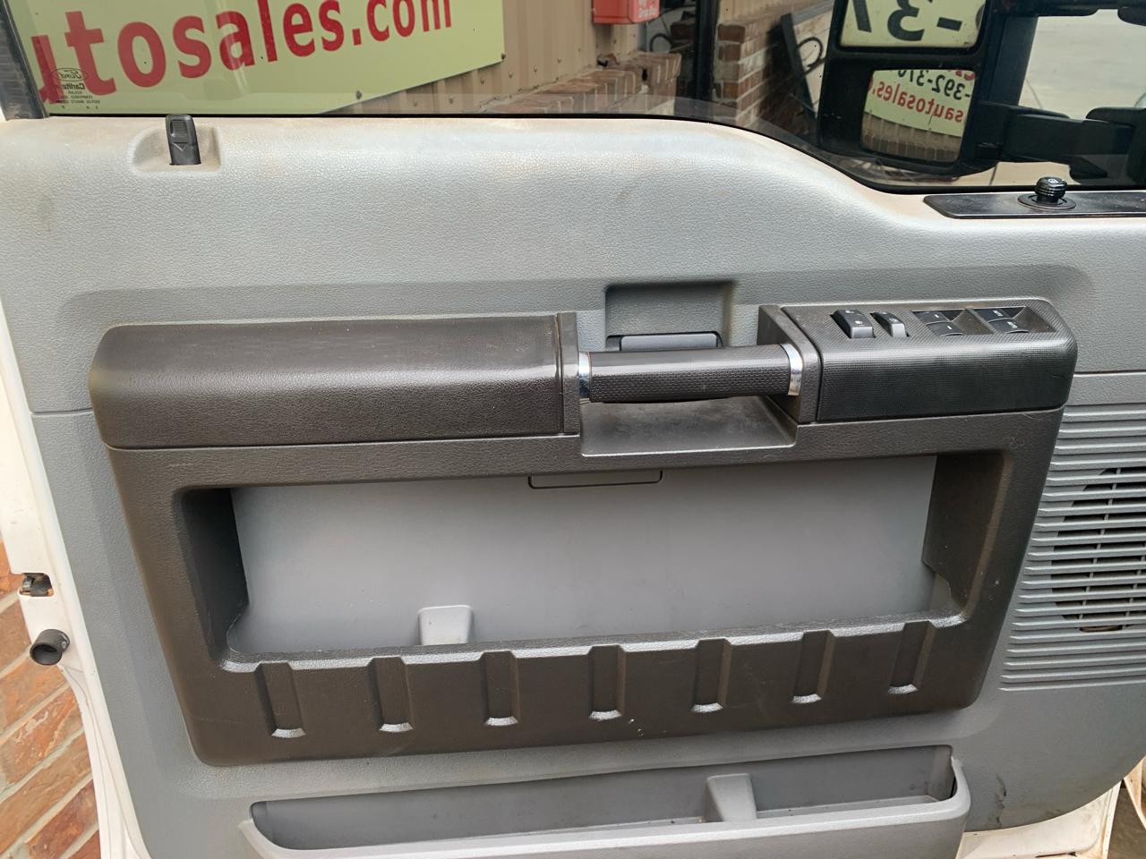 Ford Super Duty F-350 DRW 4WD Crew Cab 172" XL 2014