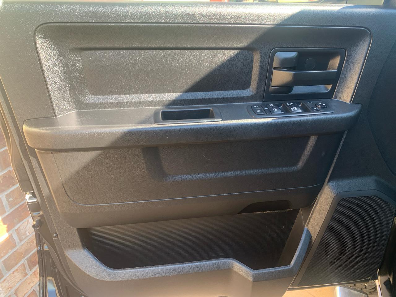 RAM 2500 Tradesman 4x4 Crew Cab 6'4" Box 2018