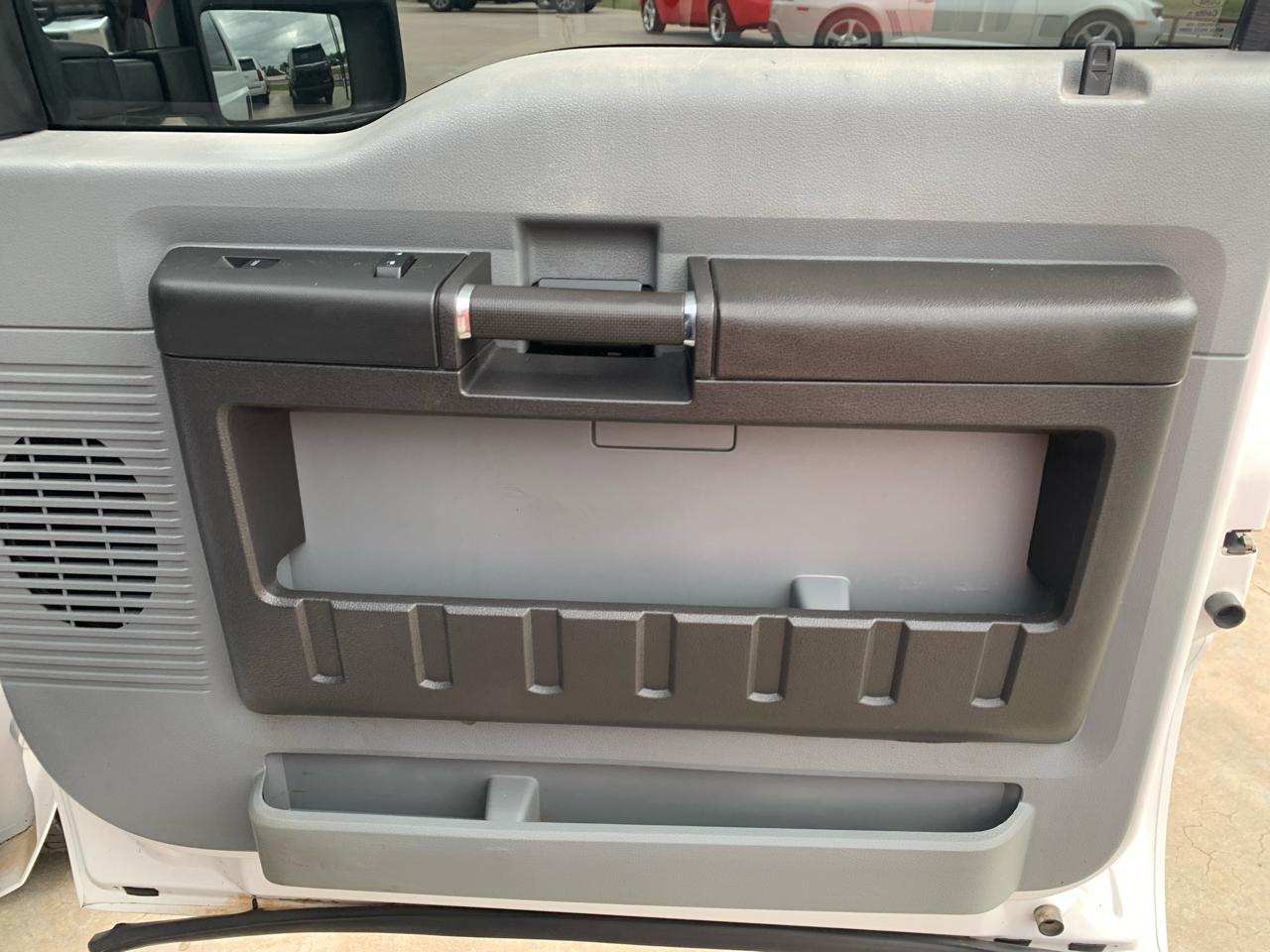 Ford Super Duty F-350 DRW 4WD Crew Cab 176" WB 60" CA XL 2015