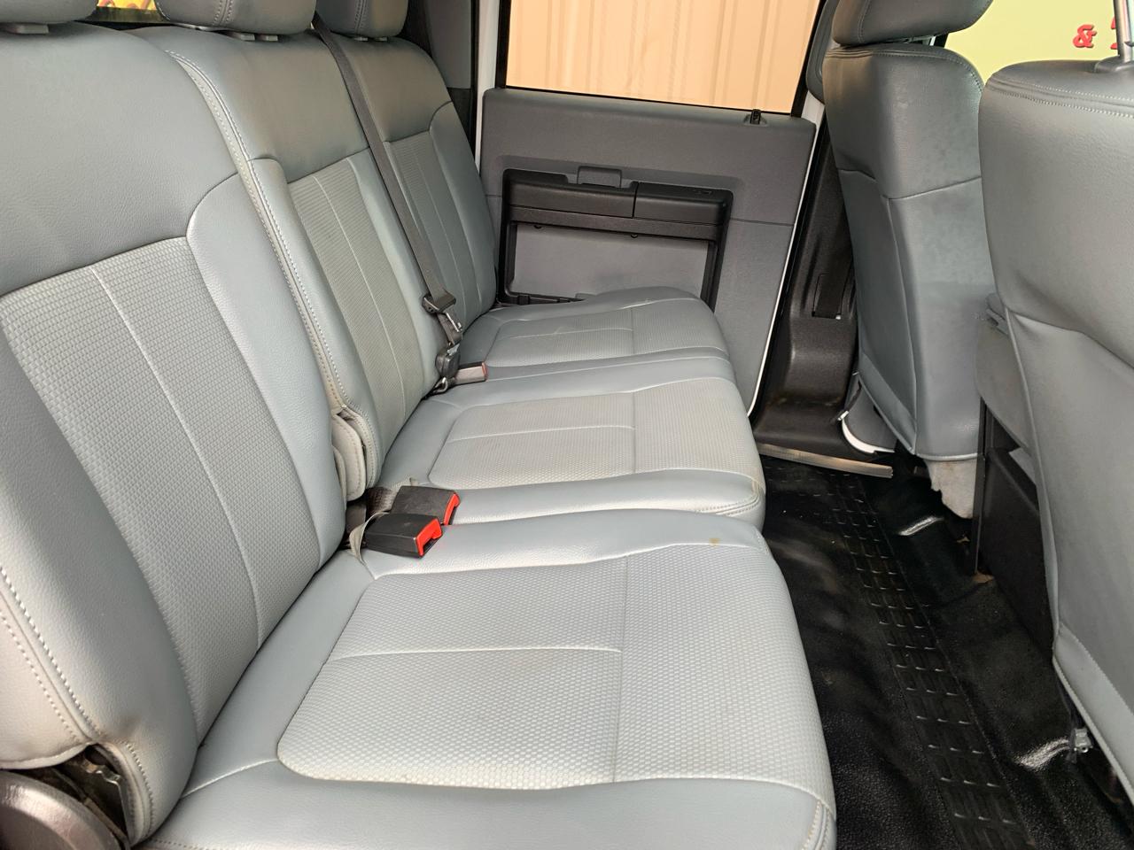 Ford Super Duty F-350 DRW 4WD Crew Cab 176" WB 60" CA XL 2015