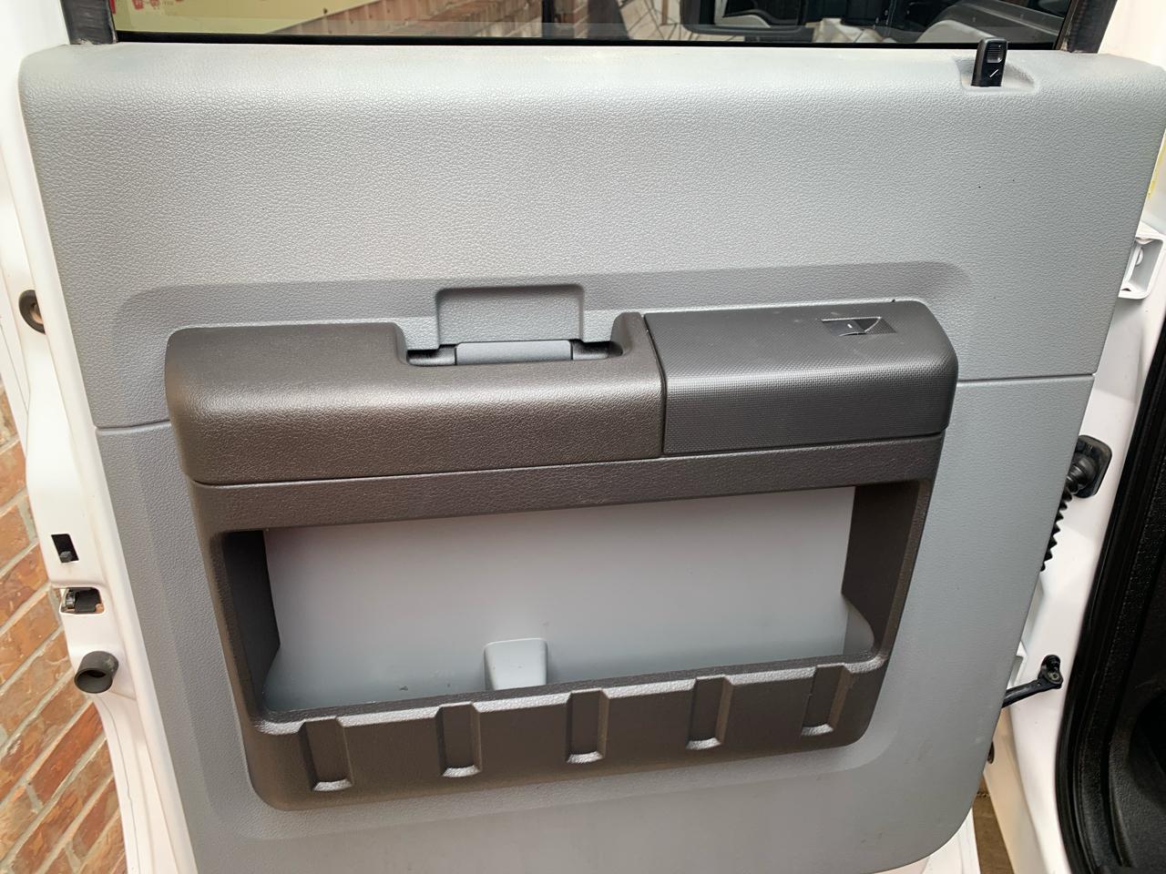 Ford Super Duty F-350 DRW 4WD Crew Cab 176" WB 60" CA XL 2015